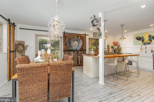 691 Royal View Dr, Lancaster PA  17601-2874 exterior