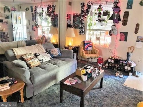 2643 Franklin St, Philadelphia, PA 19148-4516