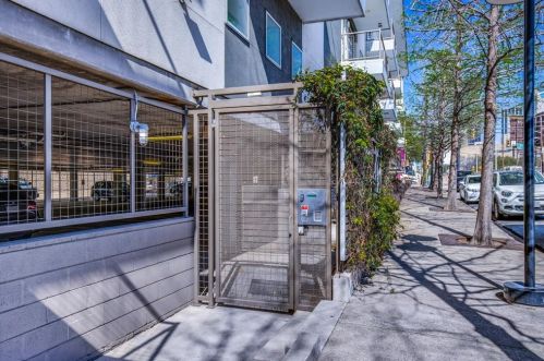 1111 Akard St, Dallas TX 75215-1020 exterior