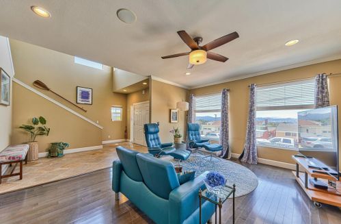 1312 Flores St, Seaside CA exterior