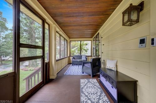 52 Raymond Ave, Nutley, NJ 07110-2235