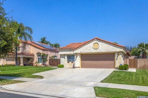 1230 Heath St, Redlands, CA 92374-4919