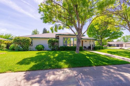 321 Newport Dr, Chico, CA 95973-5823