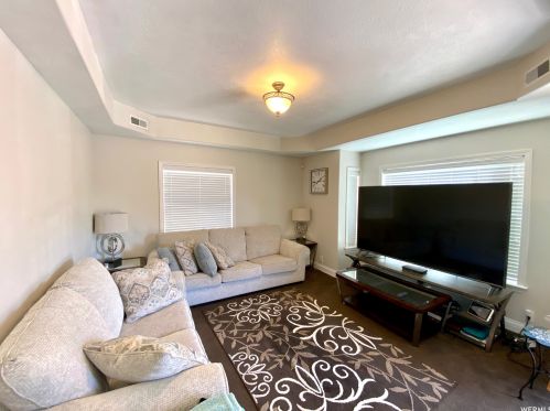 1011 8175, Sandy UT 84093-6617 exterior