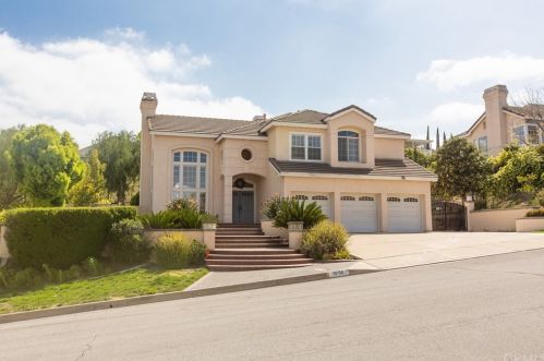 19768 Country Hollow Dr, Walnut, CA 91789-5305