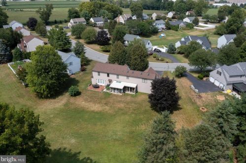 2616 Standardbred Dr, Lancaster PA  17603-4161 exterior