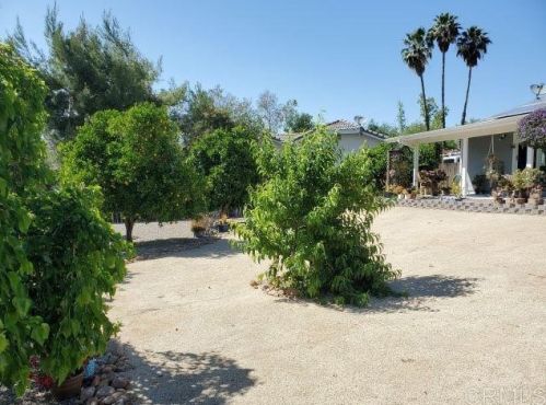 24021 Del Amo Pl, Ramona, CA 92065-4121