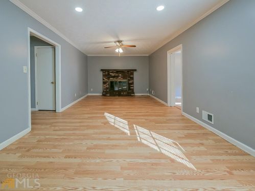 318 Davis Rd, Stockbridge GA  30281-3304 exterior