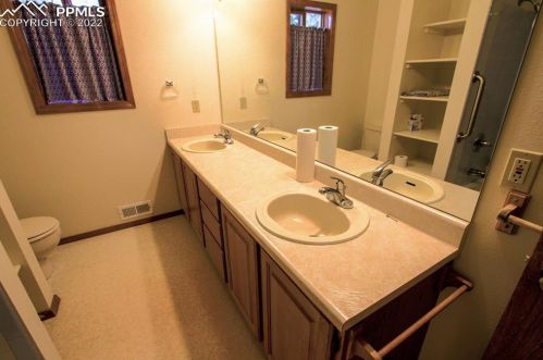 1241 Frst Edge Rd, Woodland Park CO 80863-2406 exterior