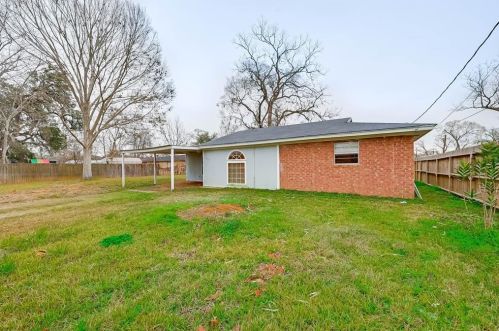 227 Austin St, Angleton TX  77515-4101 exterior