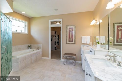 5 Hawthorne Ct, Saint Paul MN  55127-6476 exterior