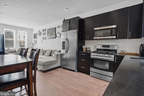 1648 4 St, Philadelphia PA 19148-1802 exterior