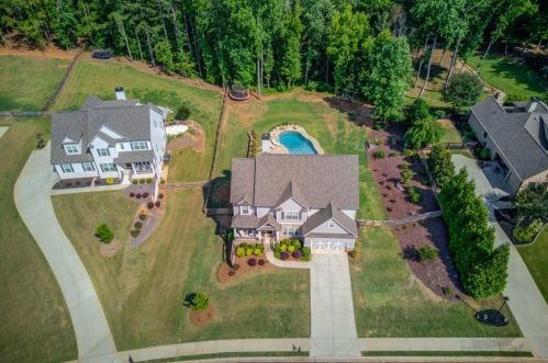 4052 Silverstone Dr, Braselton, GA 30517-1534