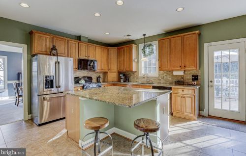 2407 Starcrest Dr, Silver Spring MD 20904-5459 exterior