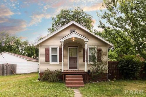 908 3 St, Pekin IL  61554-4434 exterior