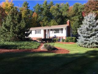9 Edinburgh Dr, Manchester, NH 03110-6102