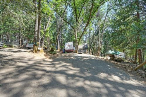 26056 Green Acres Rd, Cape Horn, CA 95713-9406