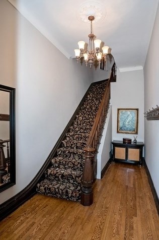 1235 Dearborn St, Chicago, IL 60610-2213