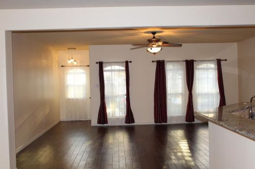 4233 Comanche Dr, Carrollton TX  75010-3301 exterior