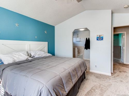 20695 Oxford Pl, Denver CO 80014-5137 exterior