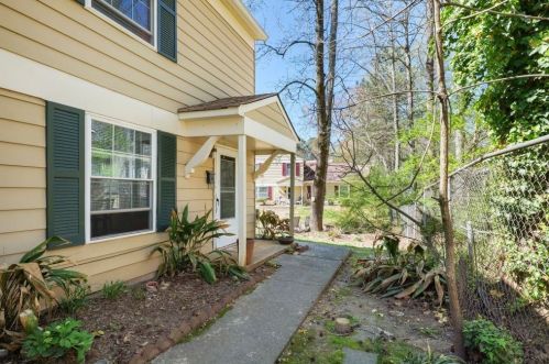 1305 Surrey Ln, Marietta, GA 30008-3632