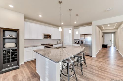 27939 Clifton Pl, Denver CO  80016 exterior