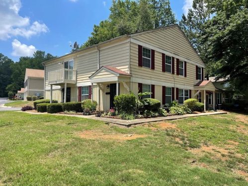 1329 Old Coach Rd, Marietta, GA 30008-3627