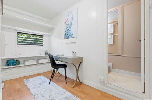 3430 Kaohinani Dr, Honolulu HI  96817-1022 exterior