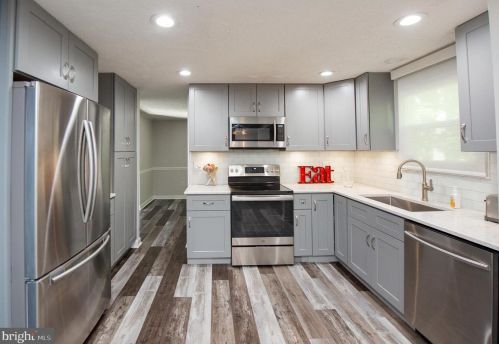 10252 Shaker Dr, Columbia, MD 21046-1352
