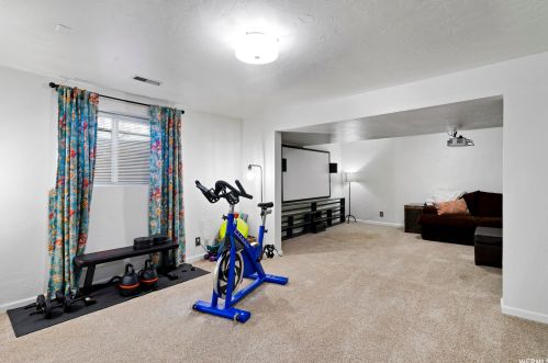 2187 Laver Ct, Sandy UT 84092-4112 exterior