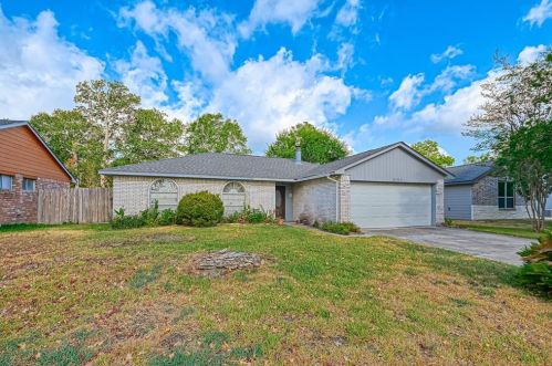 16750 Glen Eagle Dr, Conroe, TX 77385