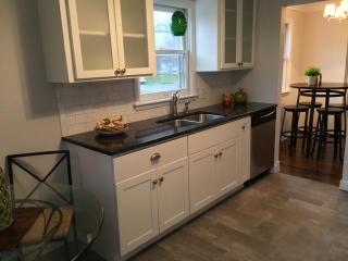 1053 Kenneth St, Saint Paul, MN 55121-1413