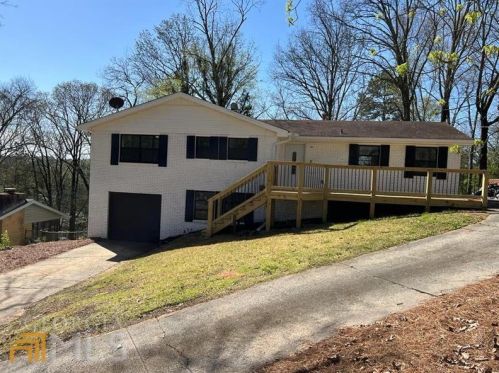 1152 Rebel Ridge Dr, Marietta, GA 30062-3223