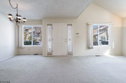 3616 Park Pl, Springfield, NJ 07081-3545