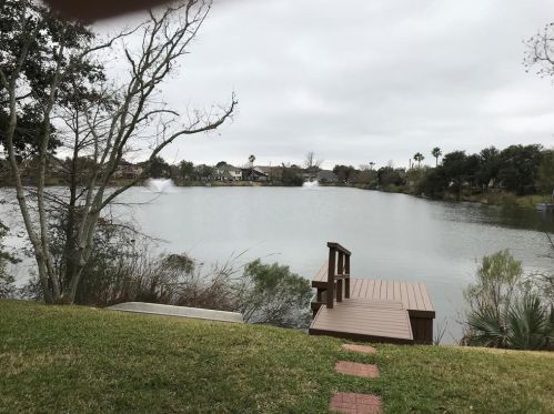 1514 Crescent Shores Ln, Taylor Lake Village TX  77586-4160 exterior