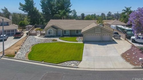 7967 Plateau Ct, Riverside, CA 92506-4809