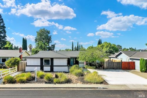 766 Corte Alhambra, Vacaville, CA 95688-2024
