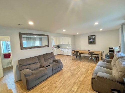 8610 Alameda St, Downey, CA 90242-2621