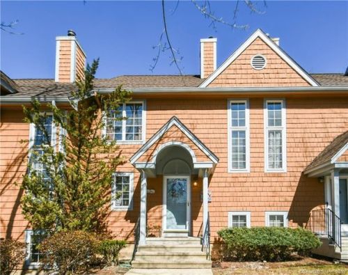 6 Julia Ct, East Windsor, CT 06016-9307