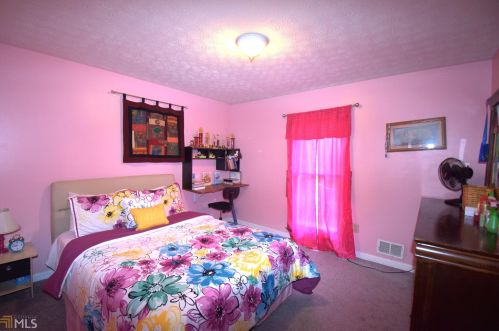 135 Bennington Dr, Stockbridge GA  30281-4097 exterior