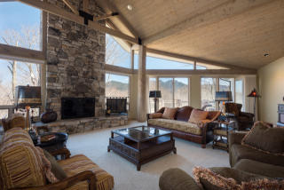 1029 Ridge Dr, Linville, NC 28646-8139