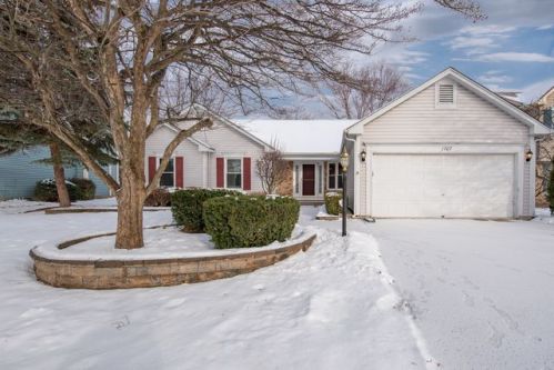 1707 Deer Run Dr, Boulder Hill, IL 60538-3000