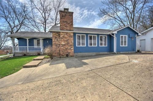 323 35th St, Decatur, IL 62521-2407
