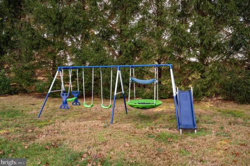 874 Pheasant Hill Rd, Summit Point WV  25446-3634 exterior