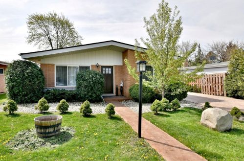 8529 Normal Ave, Niles, IL 60714-2327