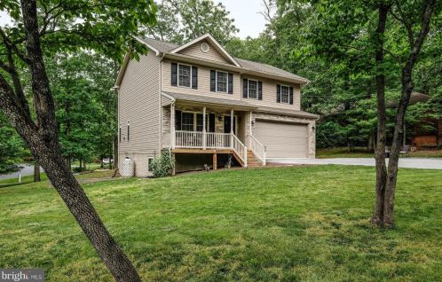 98 Northwood Cir, Cross Junction, VA 22625-2528