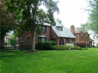 2247 Pemberton Dr, Toledo, OH 43606-3146