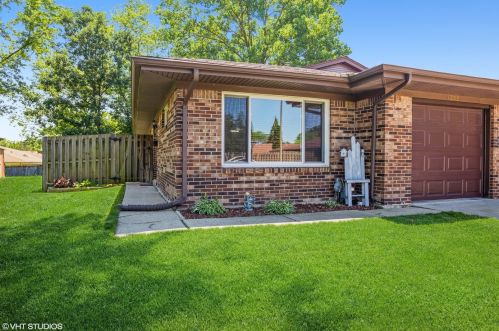 1202 Fulton Dr, Streamwood, IL 60107-2838