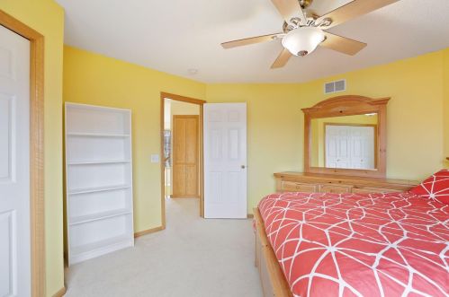 2915 Eagle Valley Dr, Saint Paul MN  55129-4266 exterior