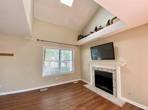 7165 Coachwood Trl, Tinley Park, IL 60477-6870